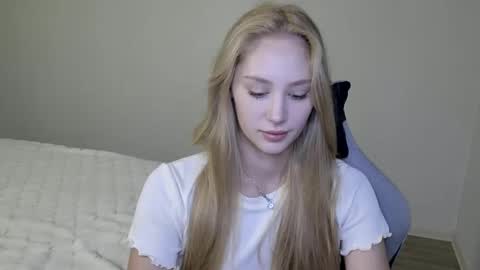 LaylaPretty001 online show from 12.05.25