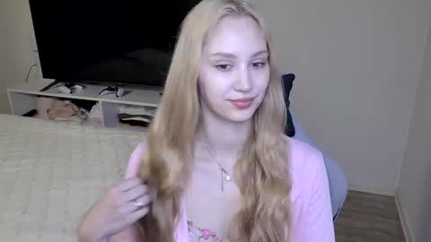 Snapshot of laylapretty001 chatting on 04.28.26 LaylaPretty001 online show from 04.28.26