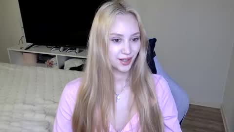Snapshot of laylapretty001 chatting on 06.04.26 LaylaPretty001 online show from 06.04.26