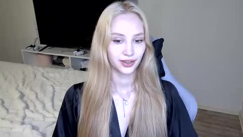 Snapshot of laylapretty001 chatting on 06.11.26 LaylaPretty001 online show from 06.11.26