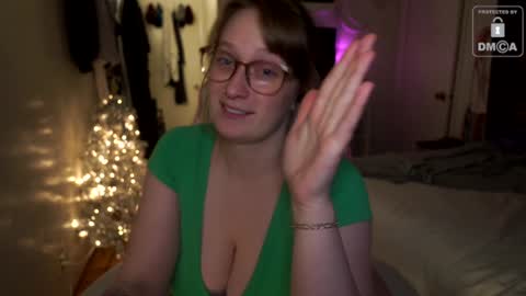 Layla Universe online show from 12.20.24