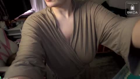 Layla Universe online show from 01.31.25