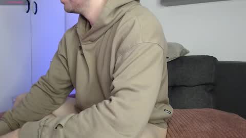 Snapshot of lazar_angels chatting on 11.09.25 Laz online show from 11.09.25