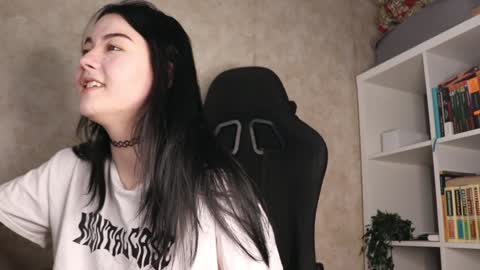 Snapshot of lazynut chatting on 01.12.25 Lisa online show from 01.12.25