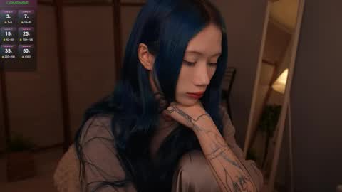 Snapshot of le_chan chatting on 10.25.25 felixe online show from 10.25.25