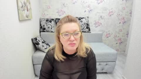 Snapshot of lea_fruit chatting on 02.02.25 Lea online show from 02.02.25