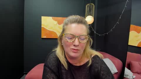 Snapshot of lea_fruit chatting on 03.01.25 Lea online show from 03.01.25