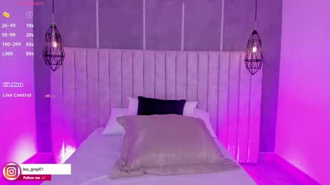 Snapshot of lea_gray chatting on 10.22.25 online show from 10.22.25