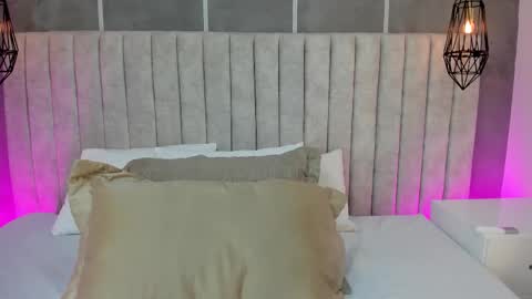 Snapshot of lea_gray chatting on 10.24.25 online show from 10.24.25