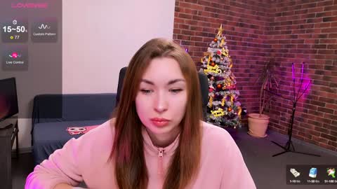 Snapshot of lea_loon chatting on 12.13.24 lea_loon online show from 12.13.24