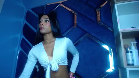 lea sewwtly online show from 09.17.25