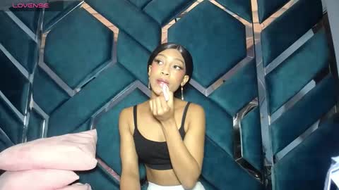 lea sewwtly online show from 11.07.25