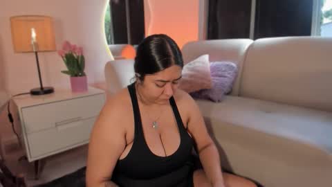 Leah online show from 11.03.25