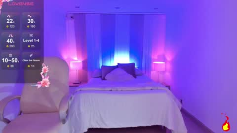 Snapshot of leah_greyy chatting on 12.06.24 Leah Greyy online show from 12.06.24