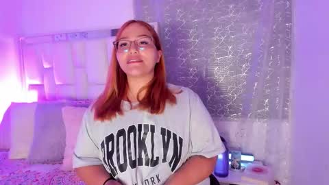 Snapshot of leahbarker chatting on 02.12.26 Leah online show from 02.12.26