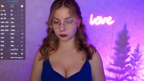 Snapshot of leahbarton chatting on 12.10.24 Leah Barton online show from 12.10.24