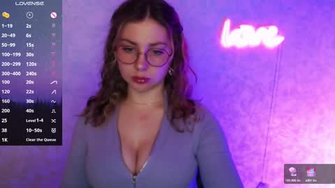 Snapshot of leahbarton chatting on 03.11.25 Leah Barton online show from 03.11.25