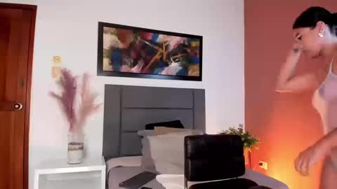 Leah Carter online show from 09.24.25