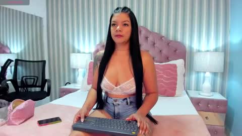 Snapshot of leahfontana chatting on 01.28.25 Leah Fontana online show from 01.28.25