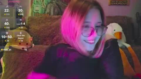 Snapshot of leahlovejoy chatting on 07.25.26 Leah online show from 07.25.26