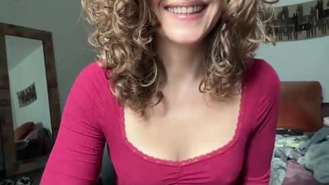 Snapshot of leahsparkles chatting on 10.23.25 Leah Sparkles online show from 10.23.25