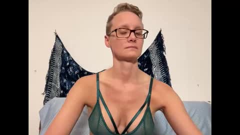 Snapshot of leahwilde chatting on 01.02.25 Lee online show from 01.02.25