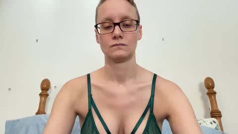 Snapshot of leahwilde chatting on 02.28.25 Lee online show from 02.28.25