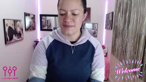 Snapshot of leandra_sex chatting on 10.17.25 Leandra online show from 10.17.25