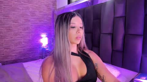 Snapshot of leandraxts chatting on 10.23.25 Maria Leandra Lopeira online show from 10.23.25