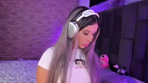 Snapshot of leandraxts chatting on 11.07.25 Maria Leandra Lopeira online show from 11.07.25