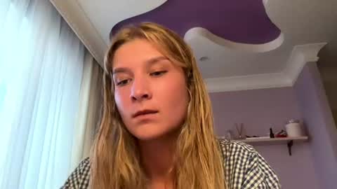 Snapshot of leantraugh chatting on 06.17.26 Taya online show from 06.17.26