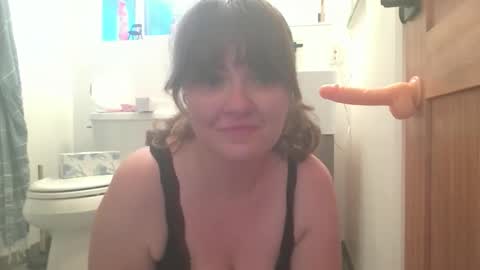 Snapshot of learayne chatting on 10.20.25 Lea online show from 10.20.25