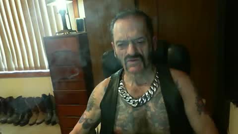 leathergreaser online show from 12.11.24