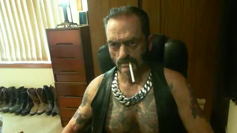 leathergreaser online show from 01.01.25
