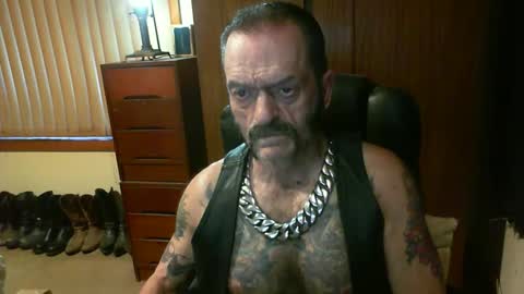 leathergreaser online show from 01.01.25
