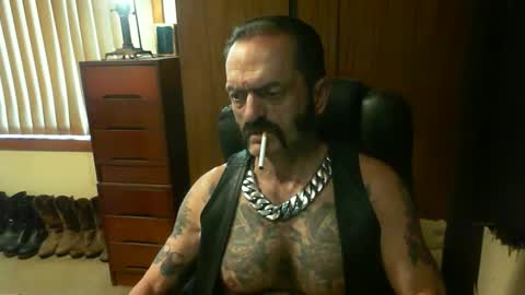 leathergreaser online show from 01.04.25