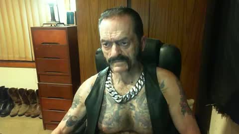 leathergreaser online show from 01.26.25