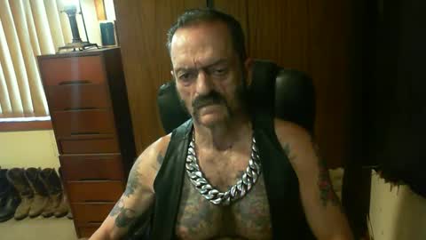 leathergreaser online show from 02.04.25