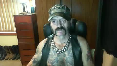 leathergreaser online show from 03.11.25