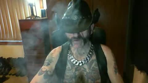 Snapshot of leathergreaser chatting on 10.19.25 leathergreaser online show from 10.19.25