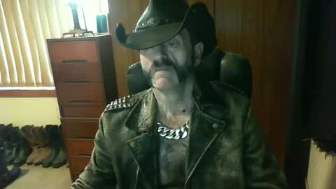 Snapshot of leathergreaser chatting on 10.27.25 leathergreaser online show from 10.27.25