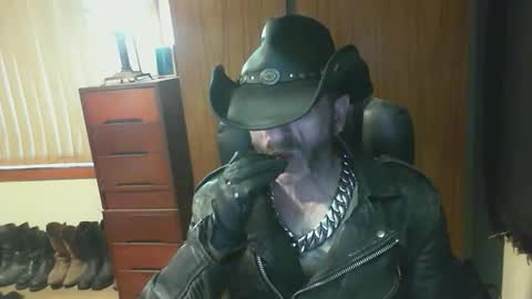Snapshot of leathergreaser chatting on 02.15.26 leathergreaser online show from 02.15.26