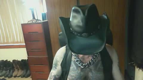 Snapshot of leathergreaser chatting on 02.19.26 leathergreaser online show from 02.19.26
