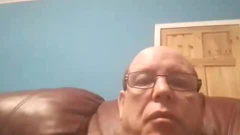 leatherpants68 online show from 11.16.25