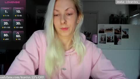 LeaVixx online show from 12.23.24