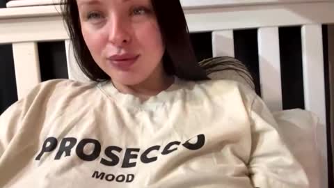 Snapshot of lecherous_wife chatting on 10.12.25 Anna online show from 10.12.25