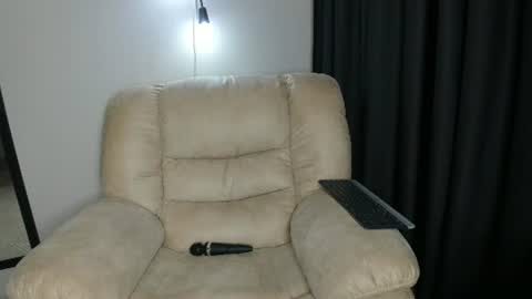 Snapshot of lecherous_wife chatting on 07.11.26 Anna online show from 07.11.26