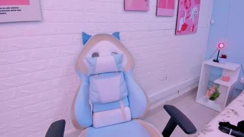 Leah Carter  online show from 05.15.26