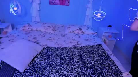 Leah Carter  online show from 05.28.26