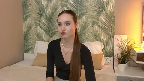 Snapshot of leelasmit chatting on 10.21.25 Leela online show from 10.21.25